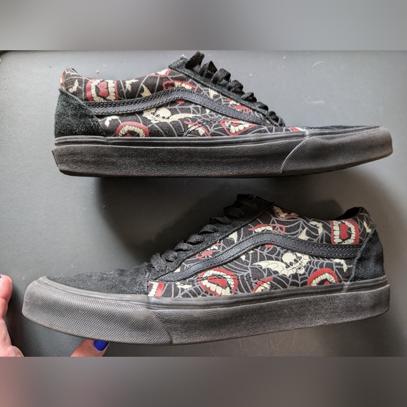 VANS Old Skool "Frights Off The Wall" Glow in The Dark Shoes M9.5/W11 - Picture 2 of 11